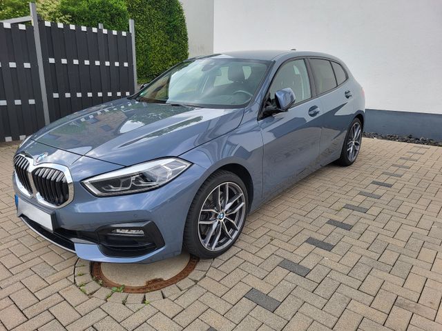 BMW 120d xDrive Sport Line > AT-Motor mit 12.548Km  