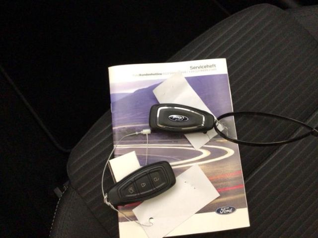 Fahrzeugabbildung Ford Focus Turnier Titanium 1.0 EcoBoost Mild-Hybrid