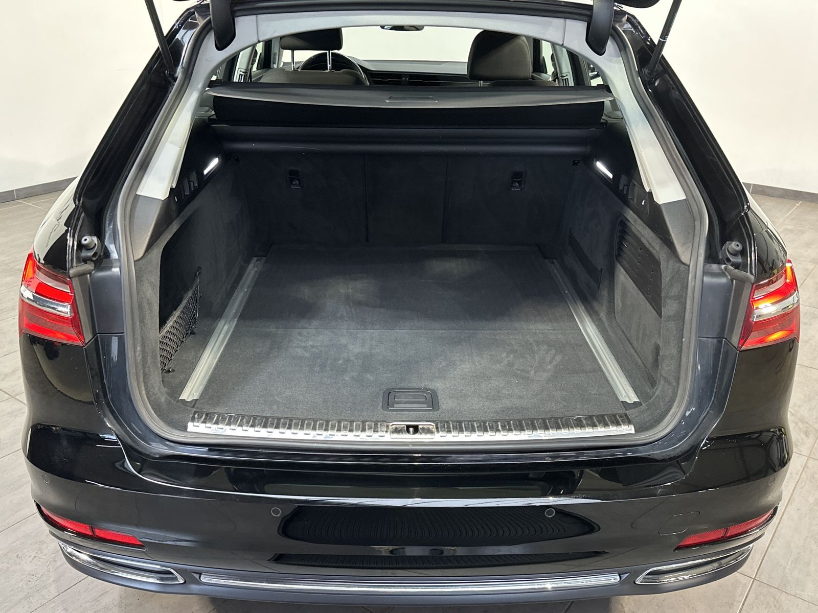 Fahrzeugabbildung Audi A6 Avant 40 TDI Sport NAV+LED+ACC+18ZOLL+1HD+PP