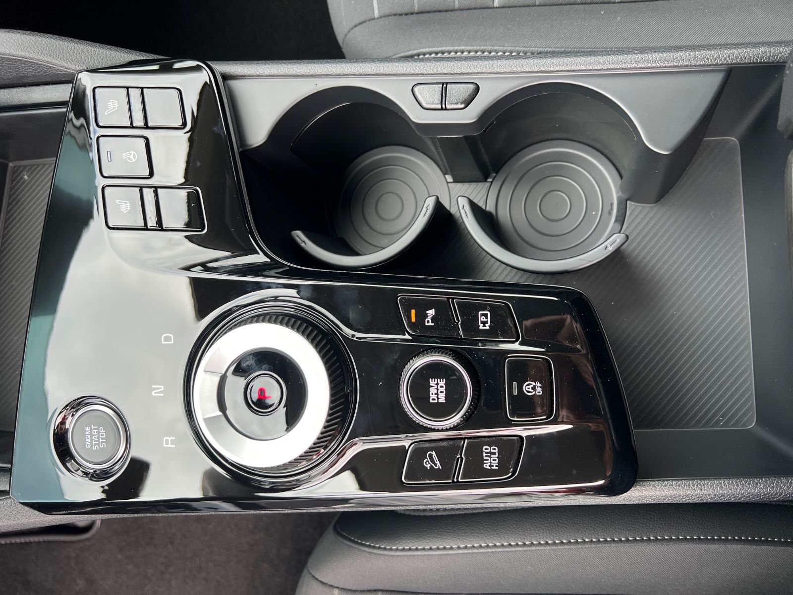 Fahrzeugabbildung Kia SPORTAGE 1.6T 48V 2WD DCT ULTIMATE EDITION
