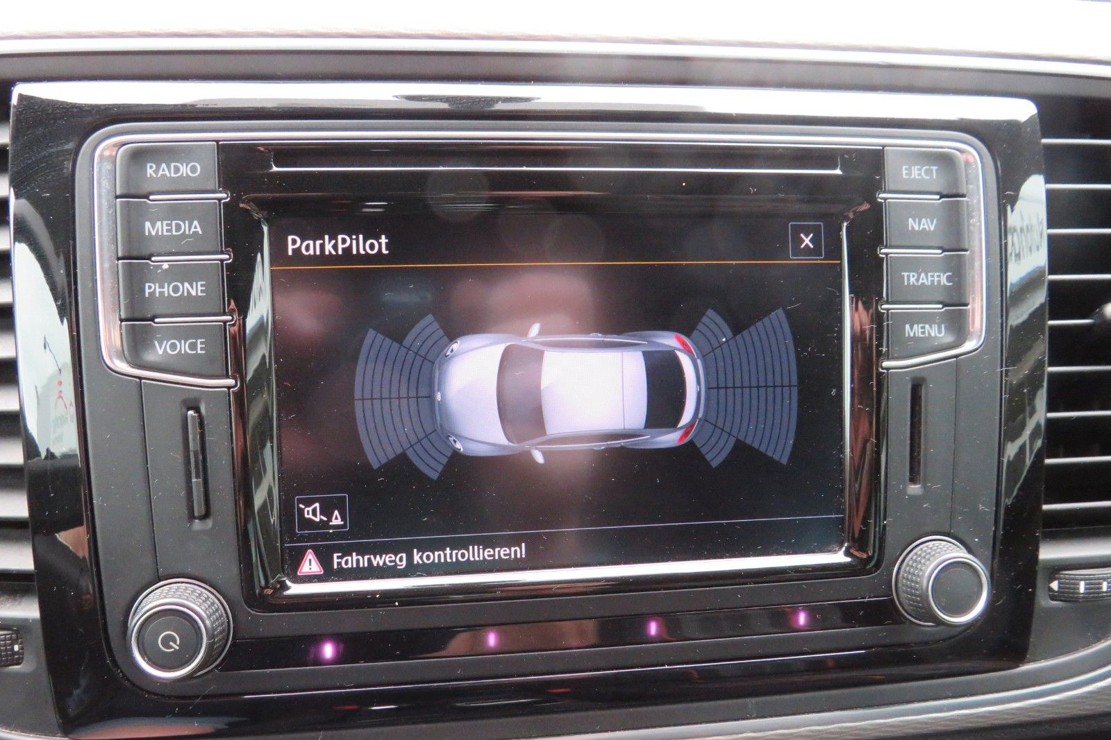 Fahrzeugabbildung Volkswagen Beetle Lim. Club XENON NAVI APP-CONNECT PDC 18`