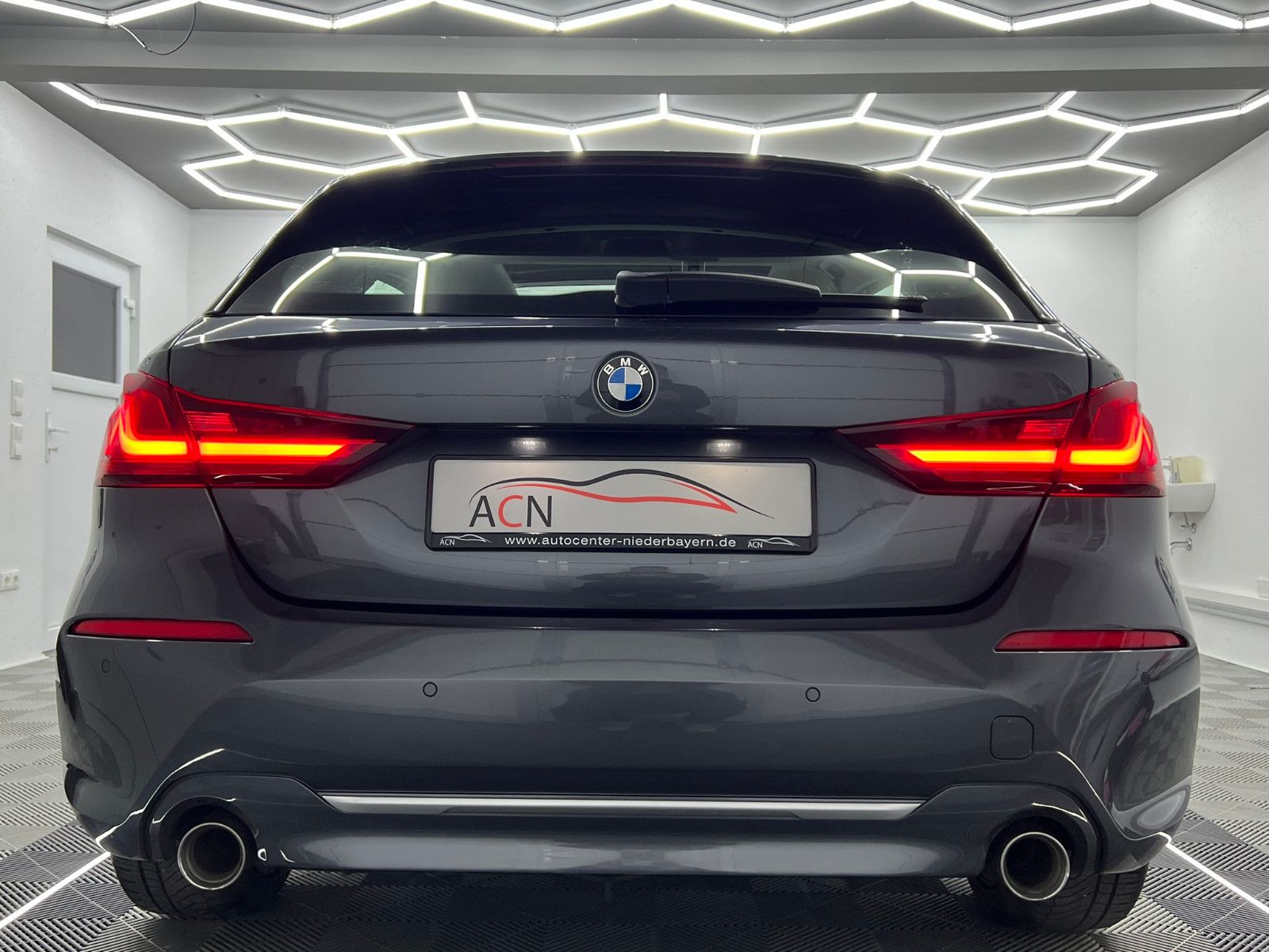 Fahrzeugabbildung BMW 120 d xDrive LUXURY LINE/LED/HuD/VRTL PIT/PANO