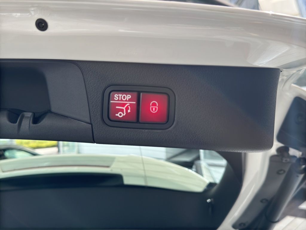 Fahrzeugabbildung Mercedes-Benz B 200 Pano*SD*KeyLess*LED*PDC*ParkAss*SpurH*ACC