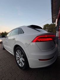 Audi Q8 - 8