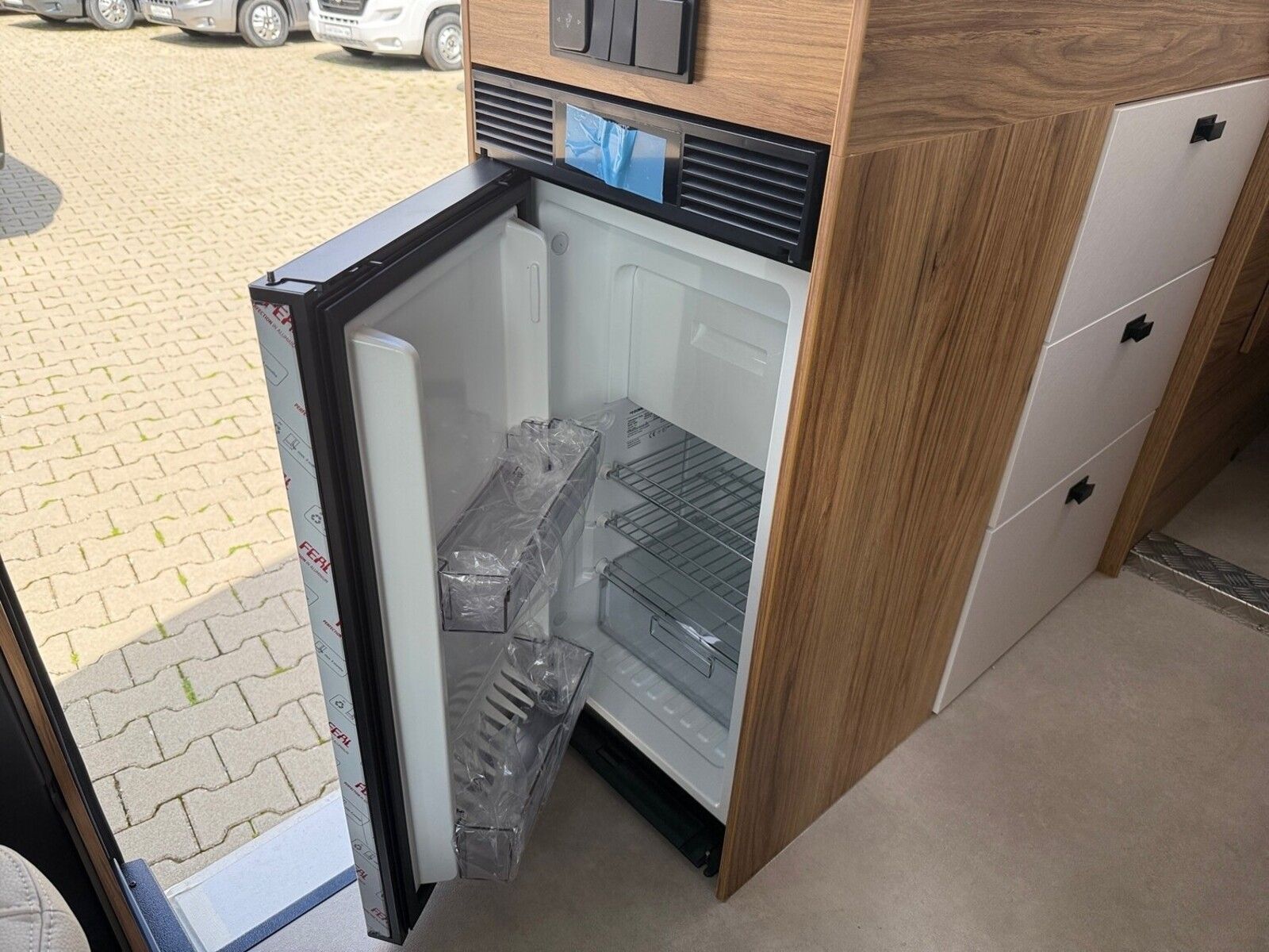 Fahrzeugabbildung Karmann Dexter 4x4 DE 570 AW AHK, Allrad, RFK, Alufelgen