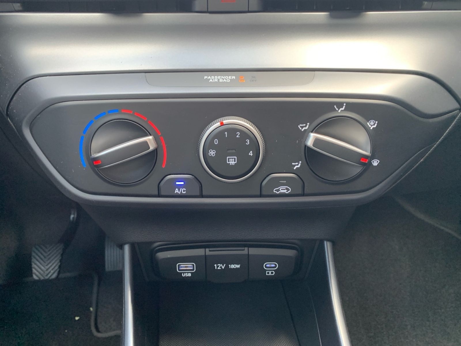 Fahrzeugabbildung Hyundai Bayon 1.0 T-GDI Select Navi Allwetter Klima