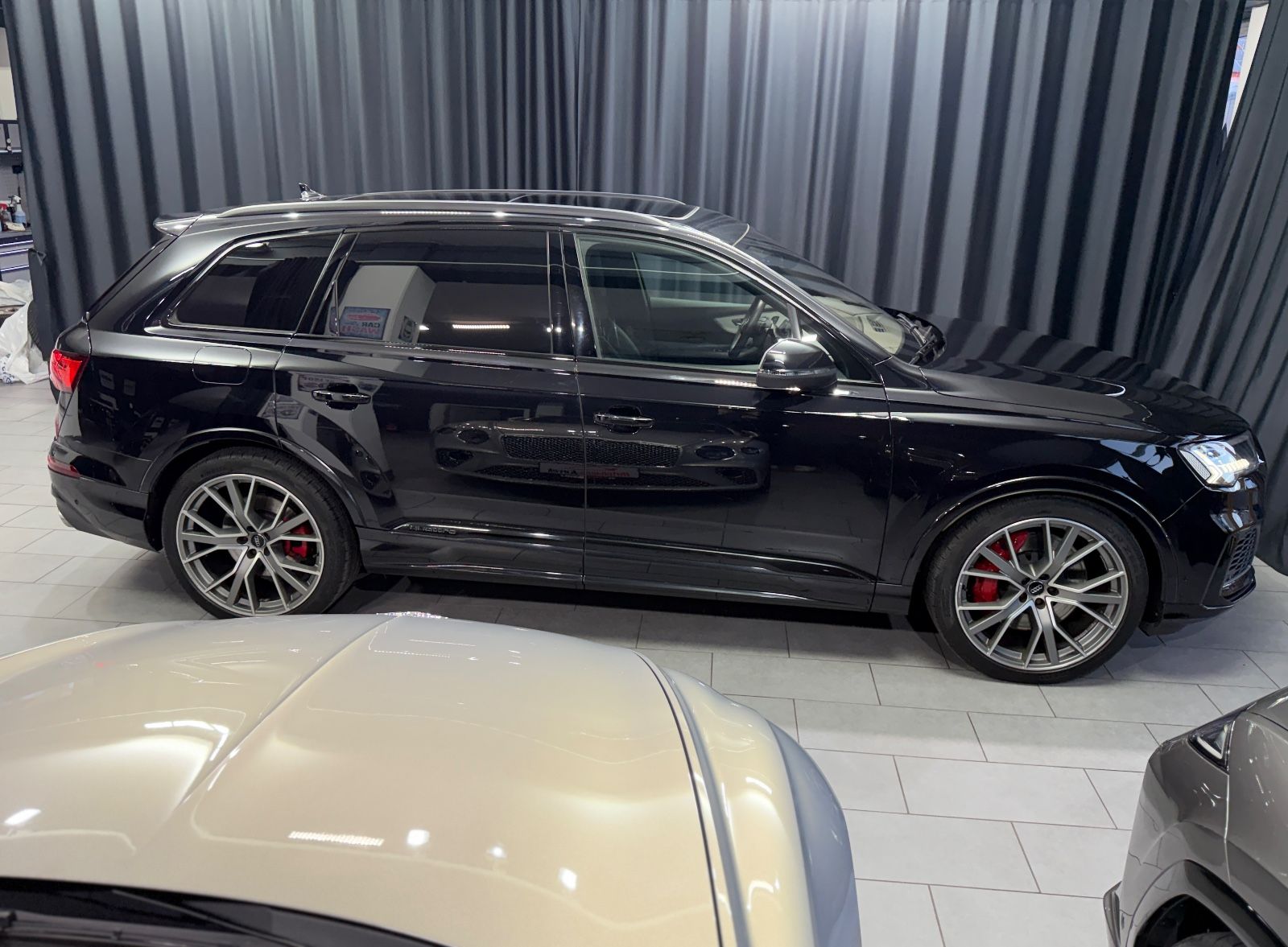 Fahrzeugabbildung Audi SQ7 4.0 TDI quattro|3D BANG&OLUFSEN|PANORAMA|AHK