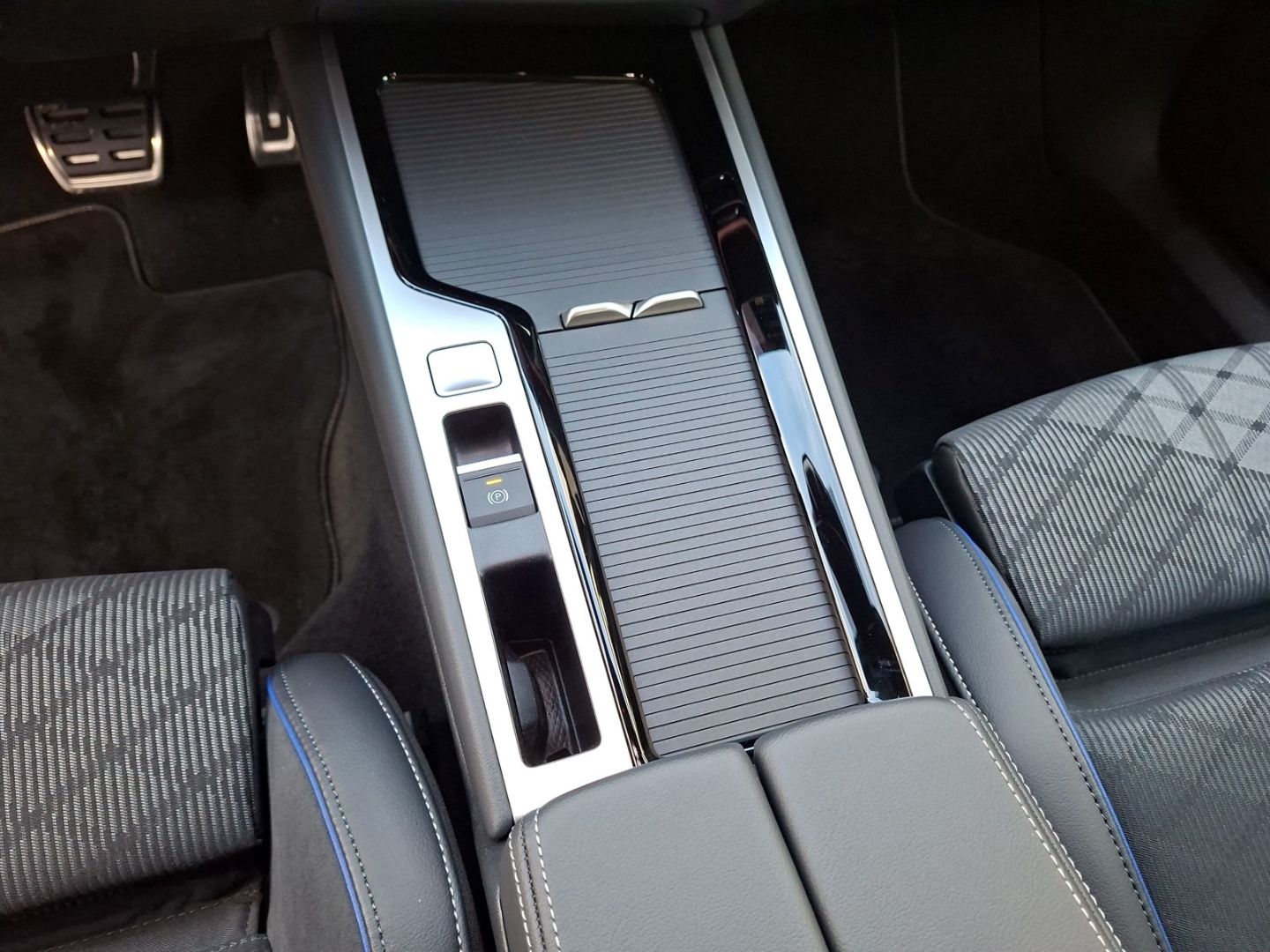 Passat Variant 1.5 eHybrid R-Line *Black Style*