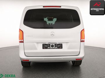 Mercedes V 220 - 4