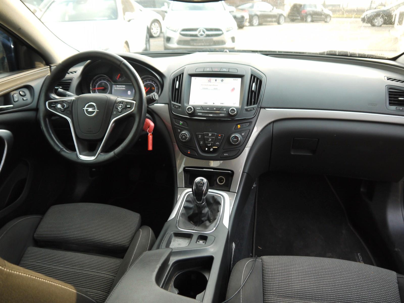 Opel Insignia 2015 — photo 20