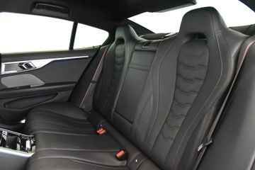 BMW 840