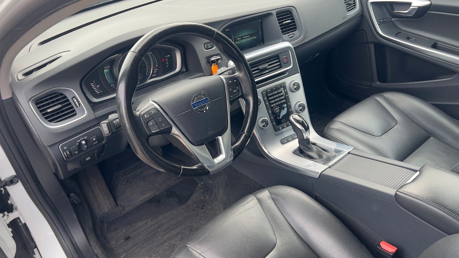 Fahrzeugabbildung Volvo V60 Kombi Summum AWD*Mietkauf*GSD*TEMP*RFK*