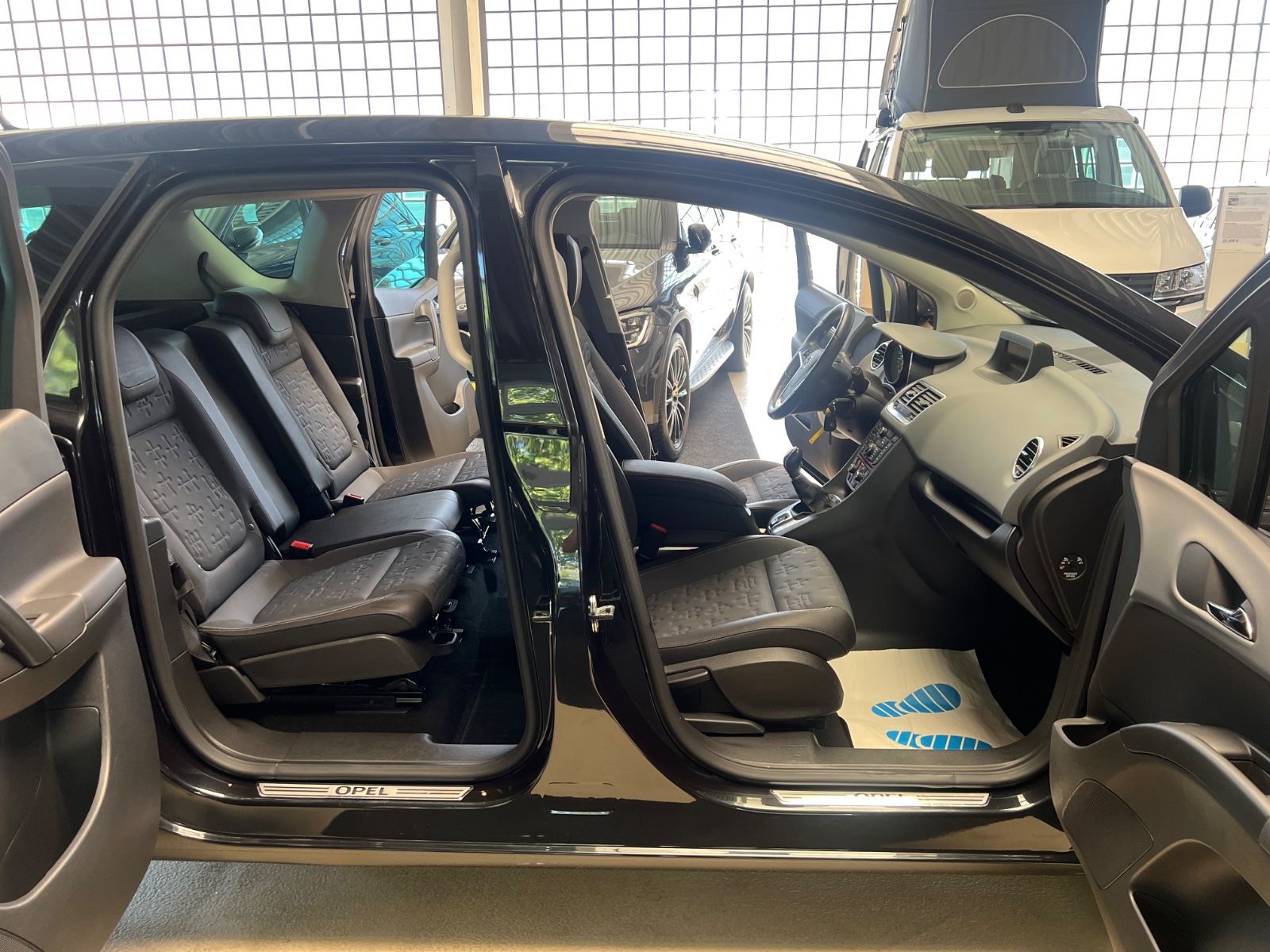 Fahrzeugabbildung Opel Meriva B Innovation *RÜCKFAHRKAMERA*NAVI*