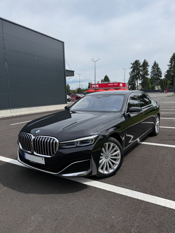 Image of BMW 745