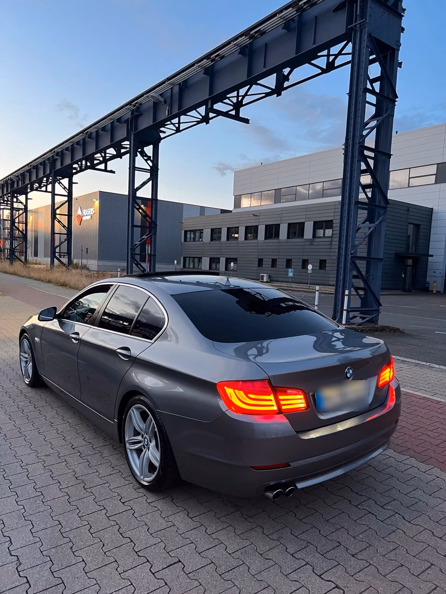 BMW 523
