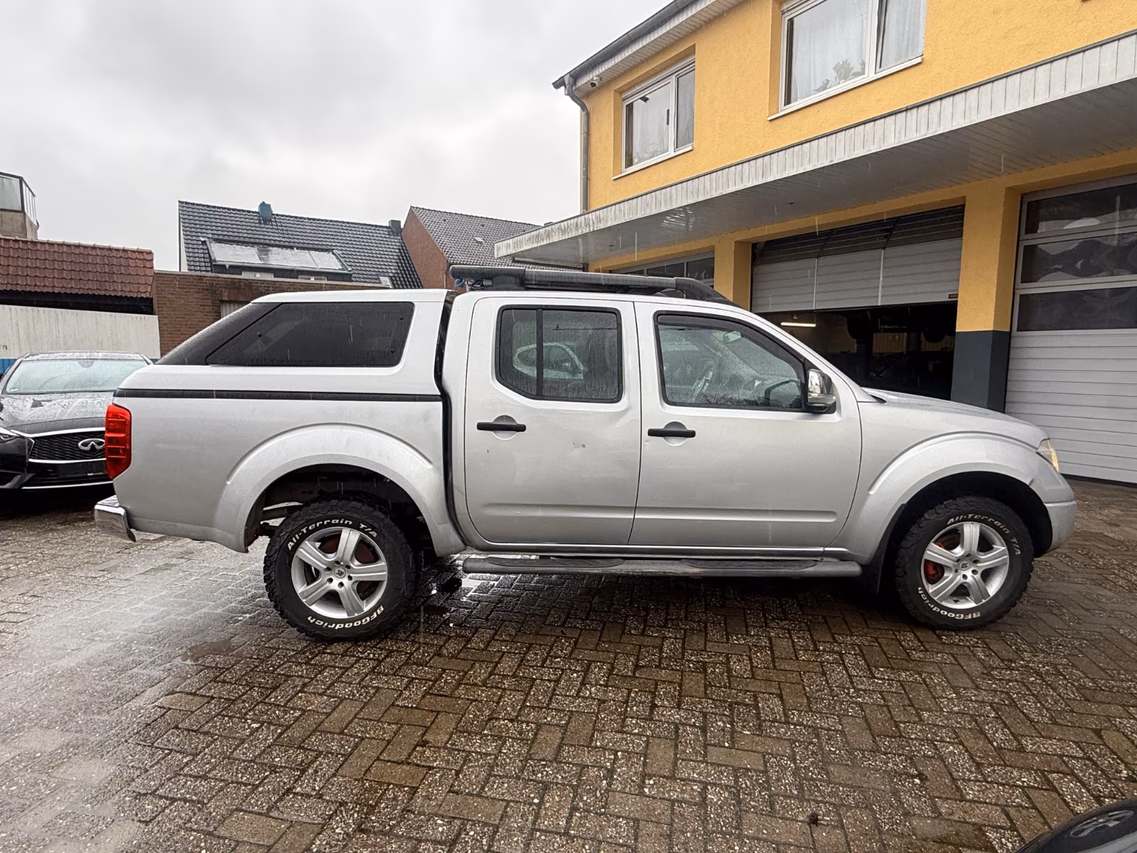 NISSAN NAVARA PICKUP DOUBLE CAB PLATINUM 4X4 | 171 ch | BVA | TOIT OUVRANT | VOLANT EN CUIR
