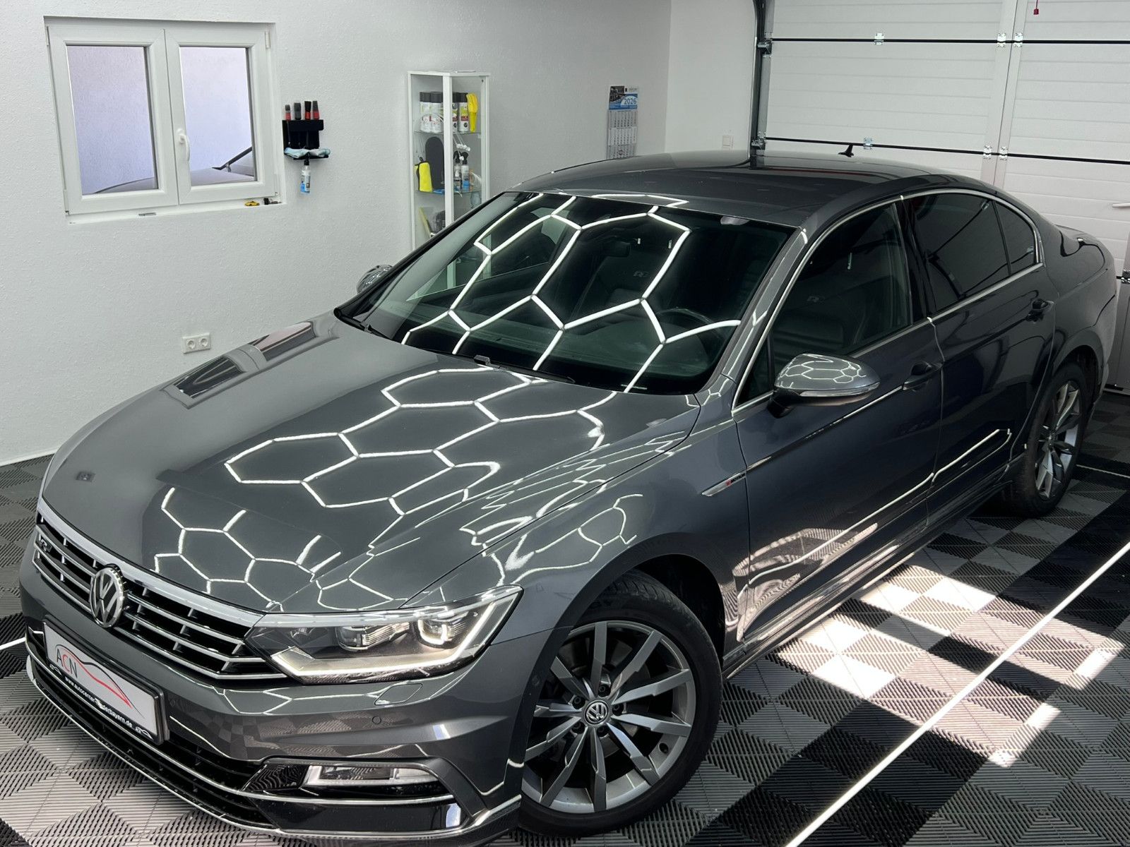 Fahrzeugabbildung Volkswagen Passat Lim. Highline 4Motion R-LINE/ACC/AHK/STHZ