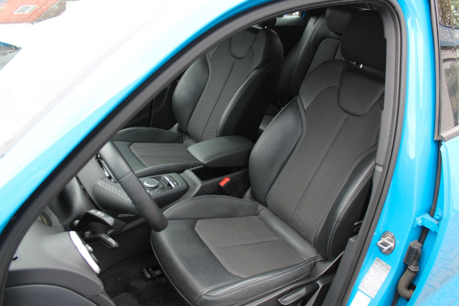 Audi Q2 30 TDI S line * Pano * LED * Ambiente *Kamera