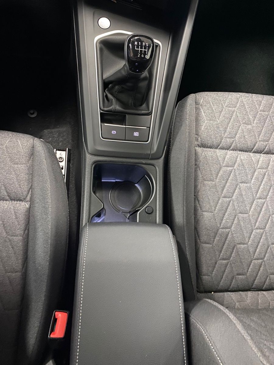 Fahrzeugabbildung Volkswagen Golf 8 Variant 2.0 TDI Life Variant+ACC+PDC v+h+