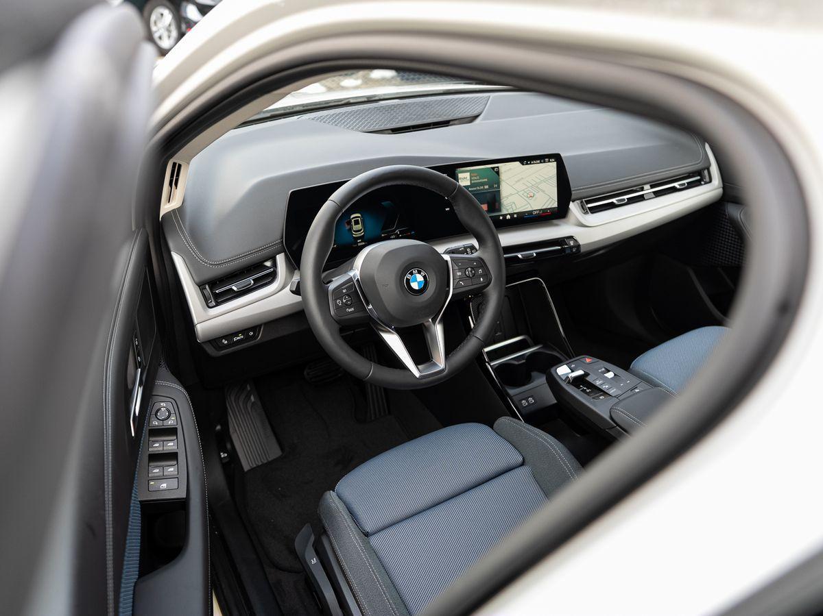 BMW Active 220d Active Tourer AHK 17" aLED PANO Sportsitze, миниатюра 8