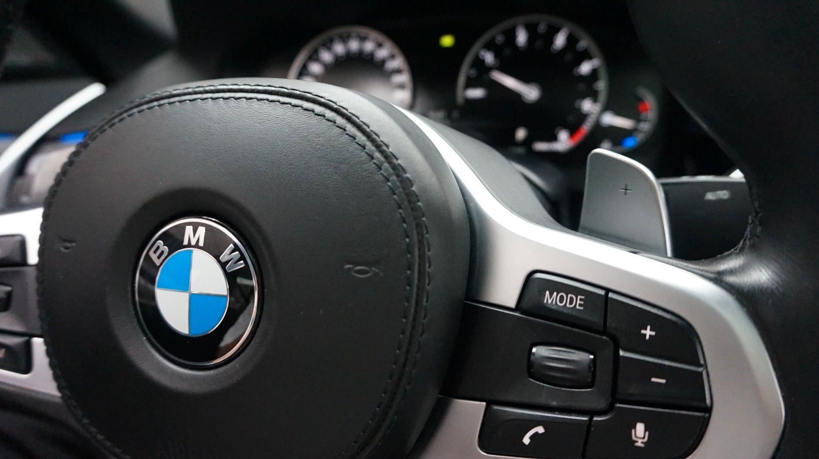 Fahrzeugabbildung BMW 5 Limousine 530 d M Sport Scheckheft gepflegt