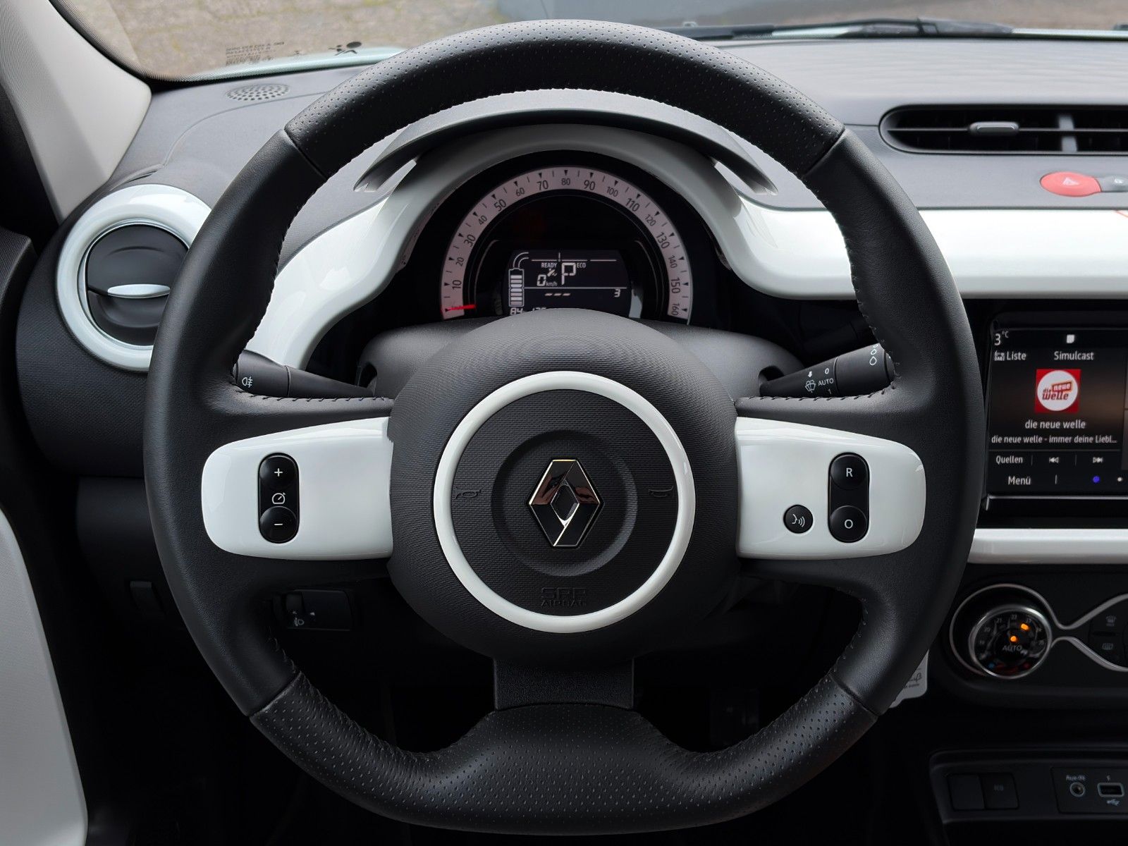 Fahrzeugabbildung Renault Twingo Vibes Electric Tempomat Carplay CAM SHZ