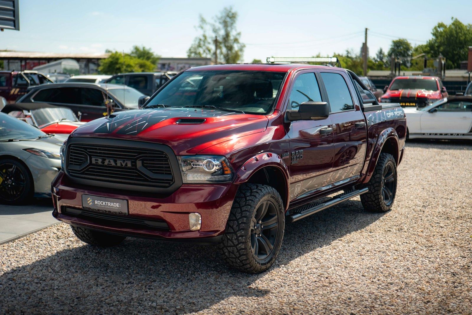 Fahrzeugabbildung Dodge RAM 5.7 V8 HEMI 4x4 OFFROAD Night-Paket *LED*AHK