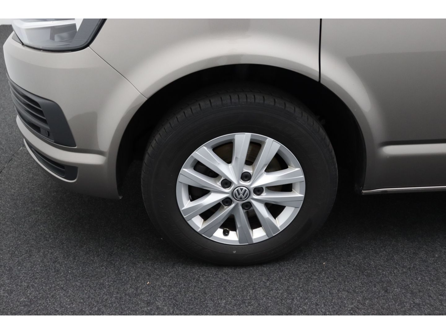 Fahrzeugabbildung Volkswagen T6.1 Multivan Trendline Pano Elektr. Schiebetür