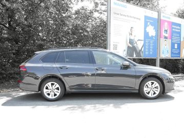 Volkswagen Golf - 6
