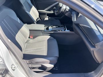 Bild 11 Opel Astra GS AT8/NAVI/SHZ+LHZ/PDC vo+hi+360Cam