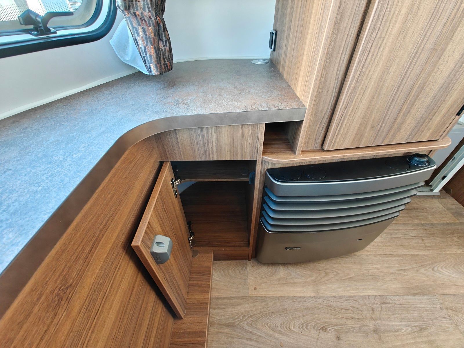 Fahrzeugabbildung HYMER / ERIBA / HYMERCAR Touring 550 Legend - Modell 2025! -