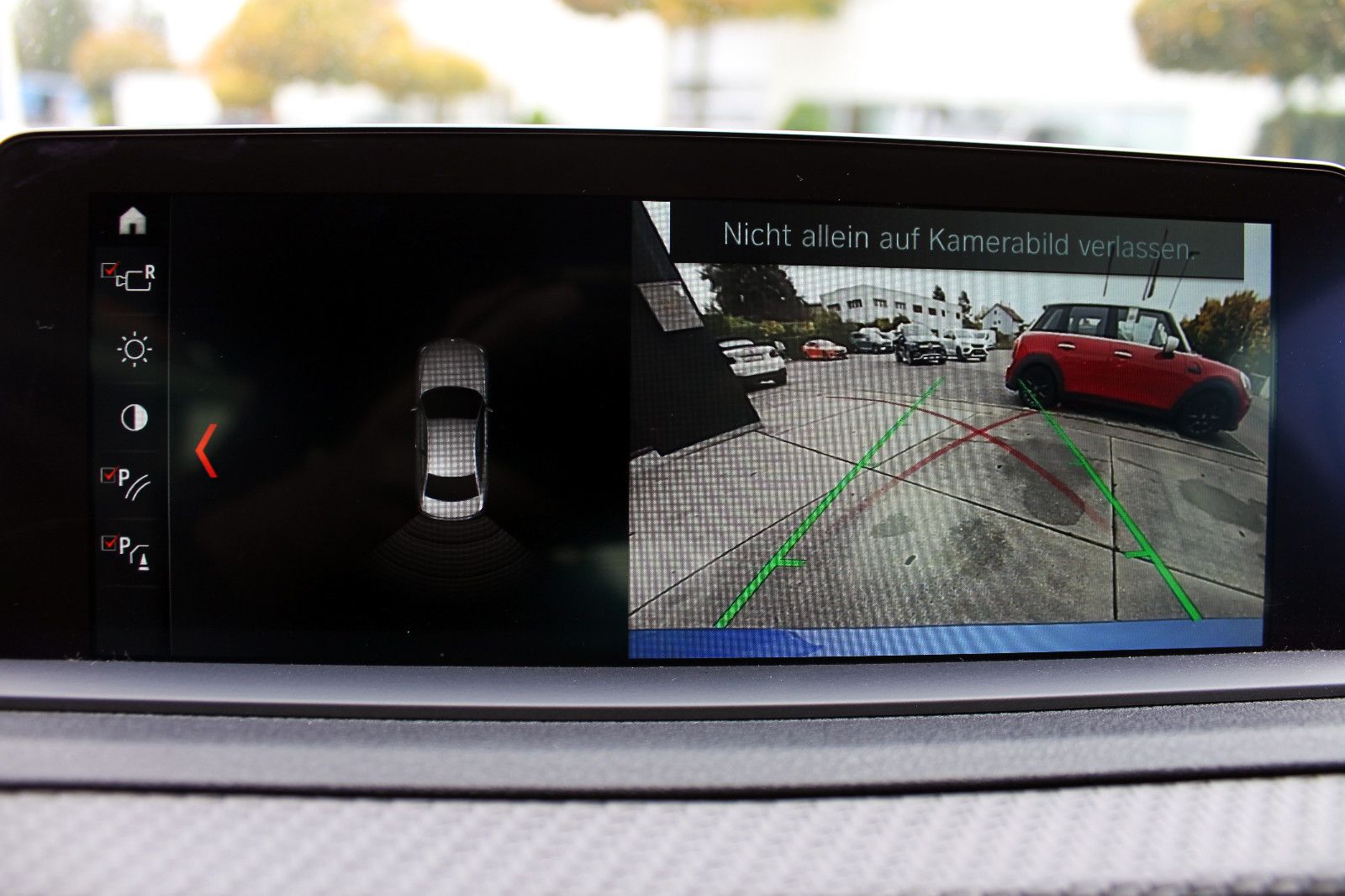 Fahrzeugabbildung BMW M2 Coupé DKG Carbon Dach PDC KAM TEMP H&K LED