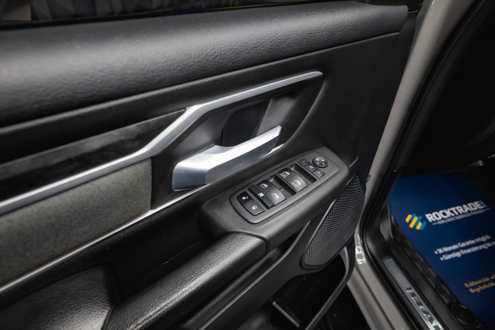 Fahrzeugabbildung Dodge RAM 5.7 V8 HEMI 4x4 OFFROAD Night PUNISHER 19%