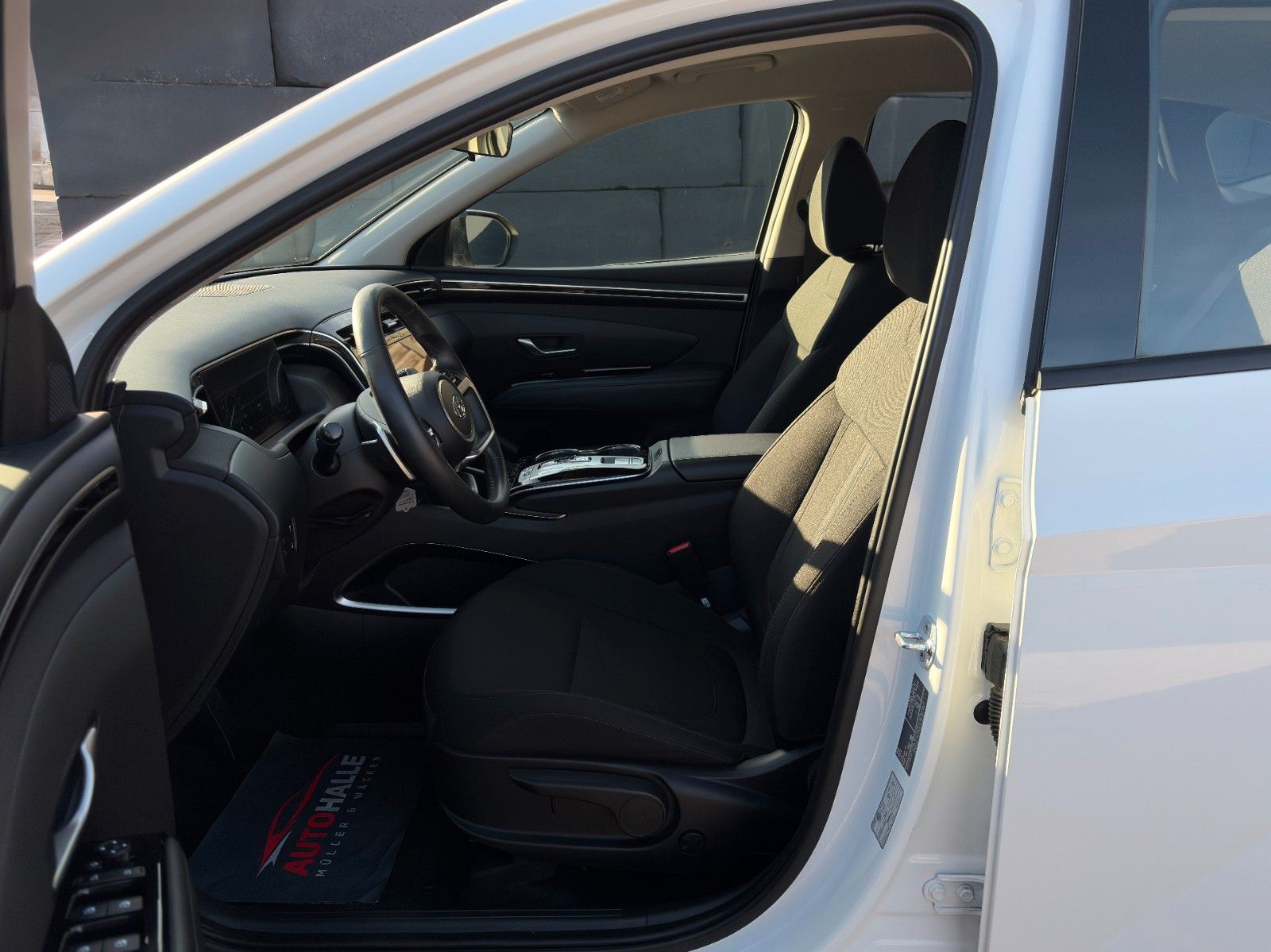 Fahrzeugabbildung Hyundai Tucson 1.6 T-GDI PHEV 4WD Temp. CarPlay CAM SHZ