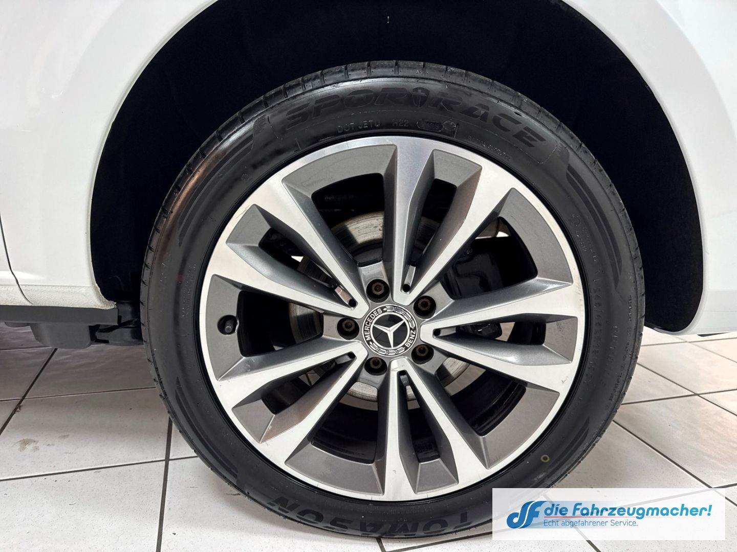 Fahrzeugabbildung Mercedes-Benz V 250 d kompakt LED Blendfreies Fernl. Kurvenlic