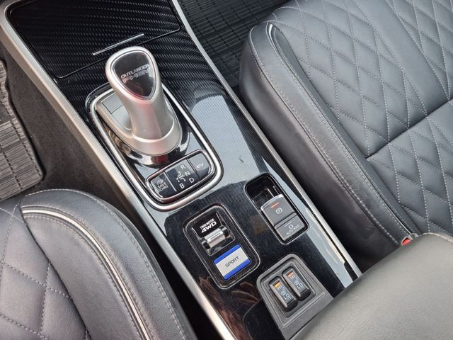 Outlander 2.4 4WD Plug-In Hybrid Diamant