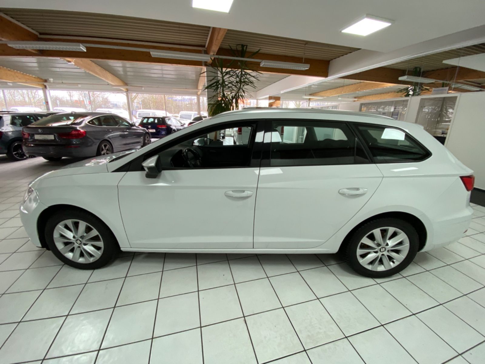 Fahrzeugabbildung SEAT Leon ST Style