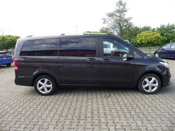 Mercedes V 220 - 4