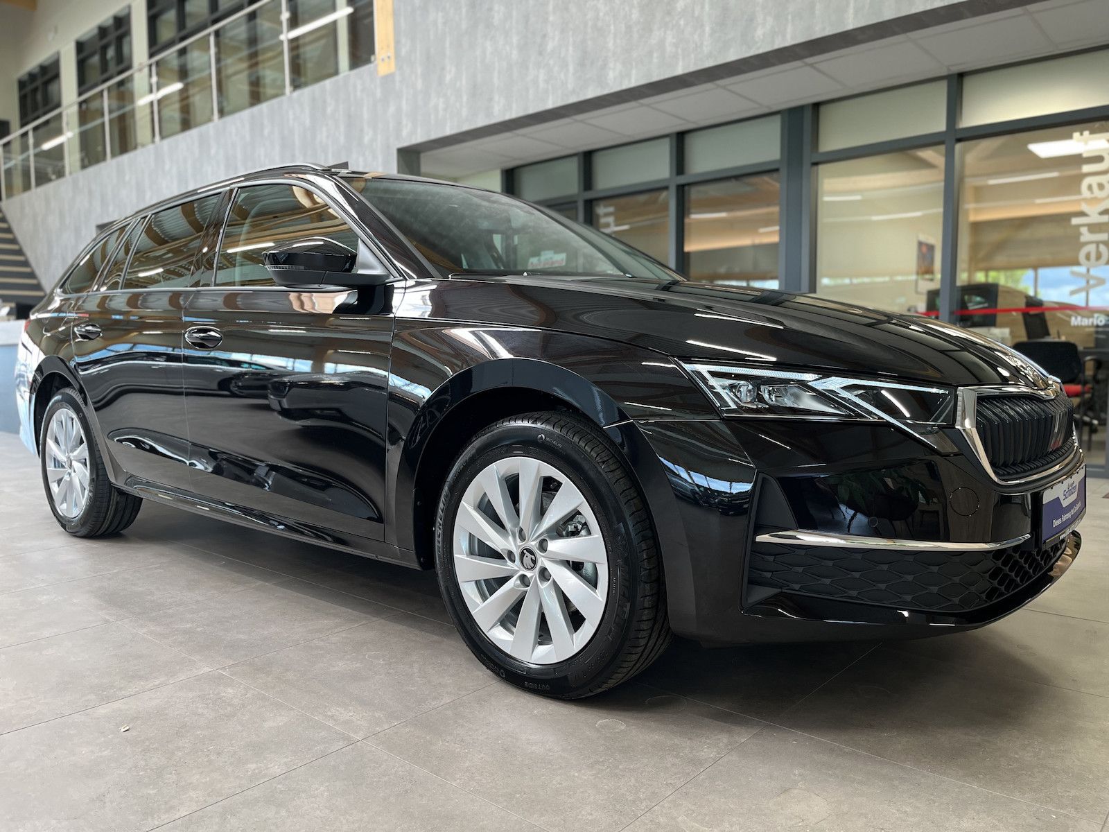 Skoda Octavia Combi 2,0 TDI Selection*AHK*Matrix*ACC imagem 3