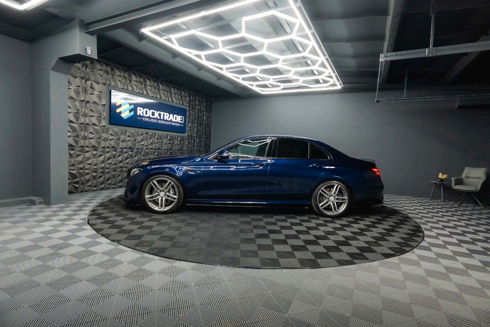 Fahrzeugabbildung Mercedes-Benz E 63 AMG 4Matic+ Night-Paket Drivers Package LED