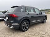 Volkswagen Tiguan 2.0 TDI*4Motion*AHK*Leder*Cam*STHZ*HeadUp - Volkswagen Tiguan: Vollleder