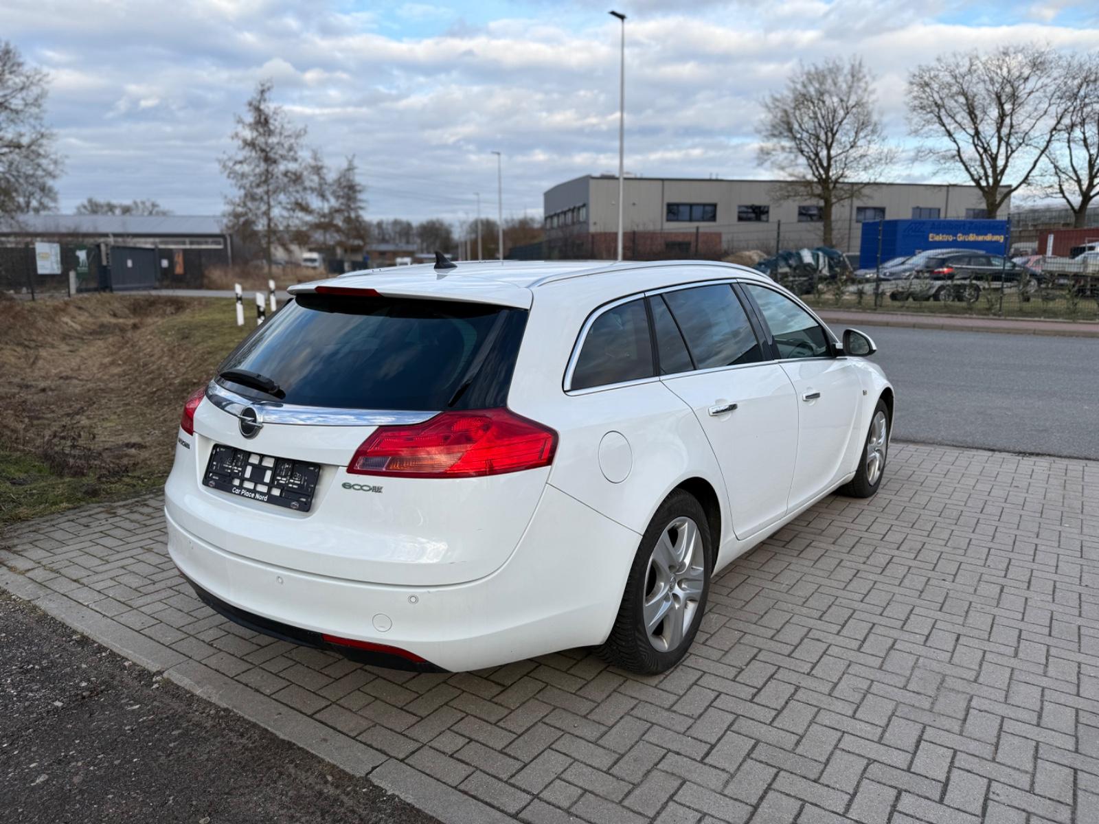 Opel Insignia 2011 — photo 6
