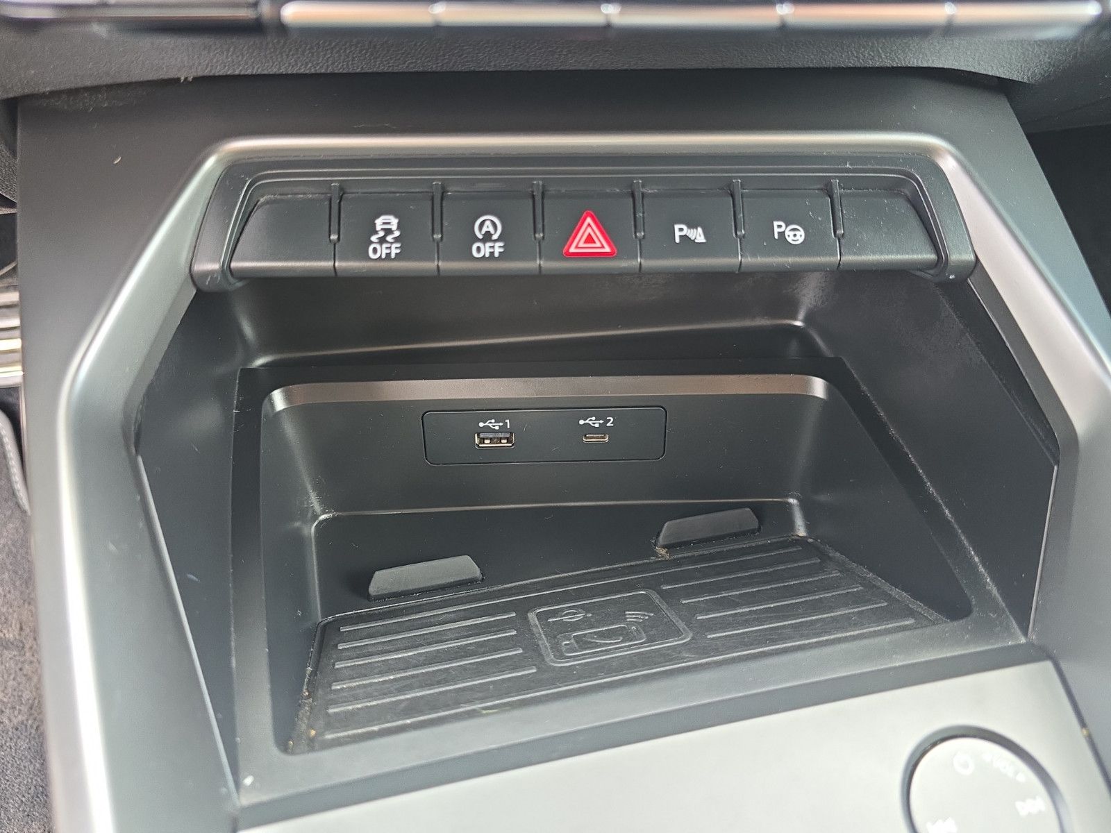 Fahrzeugabbildung Audi A3 Limousine 35 TFSI 3x S line CarPlayer LED