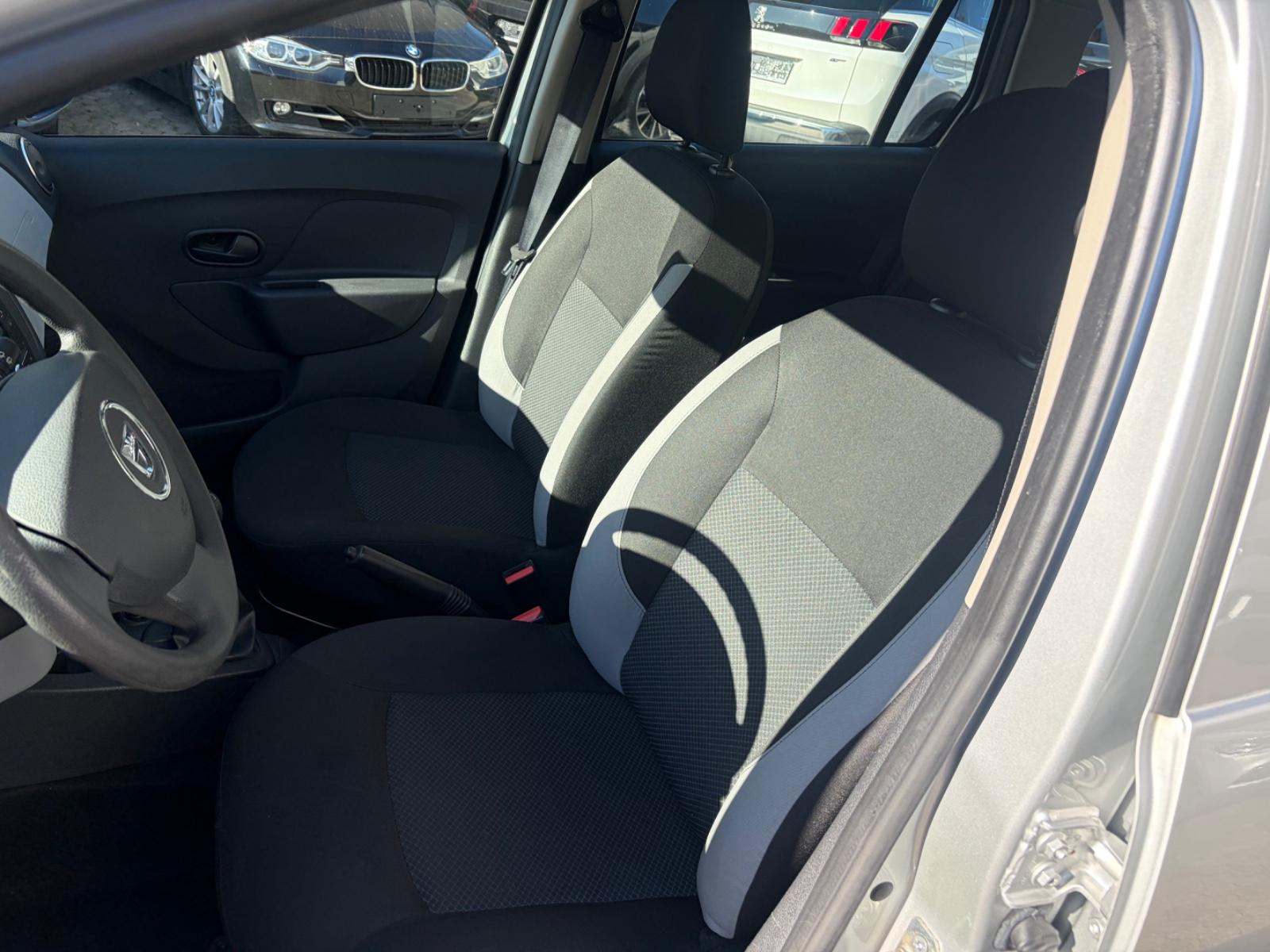 Dacia Logan 2014 — photo 9