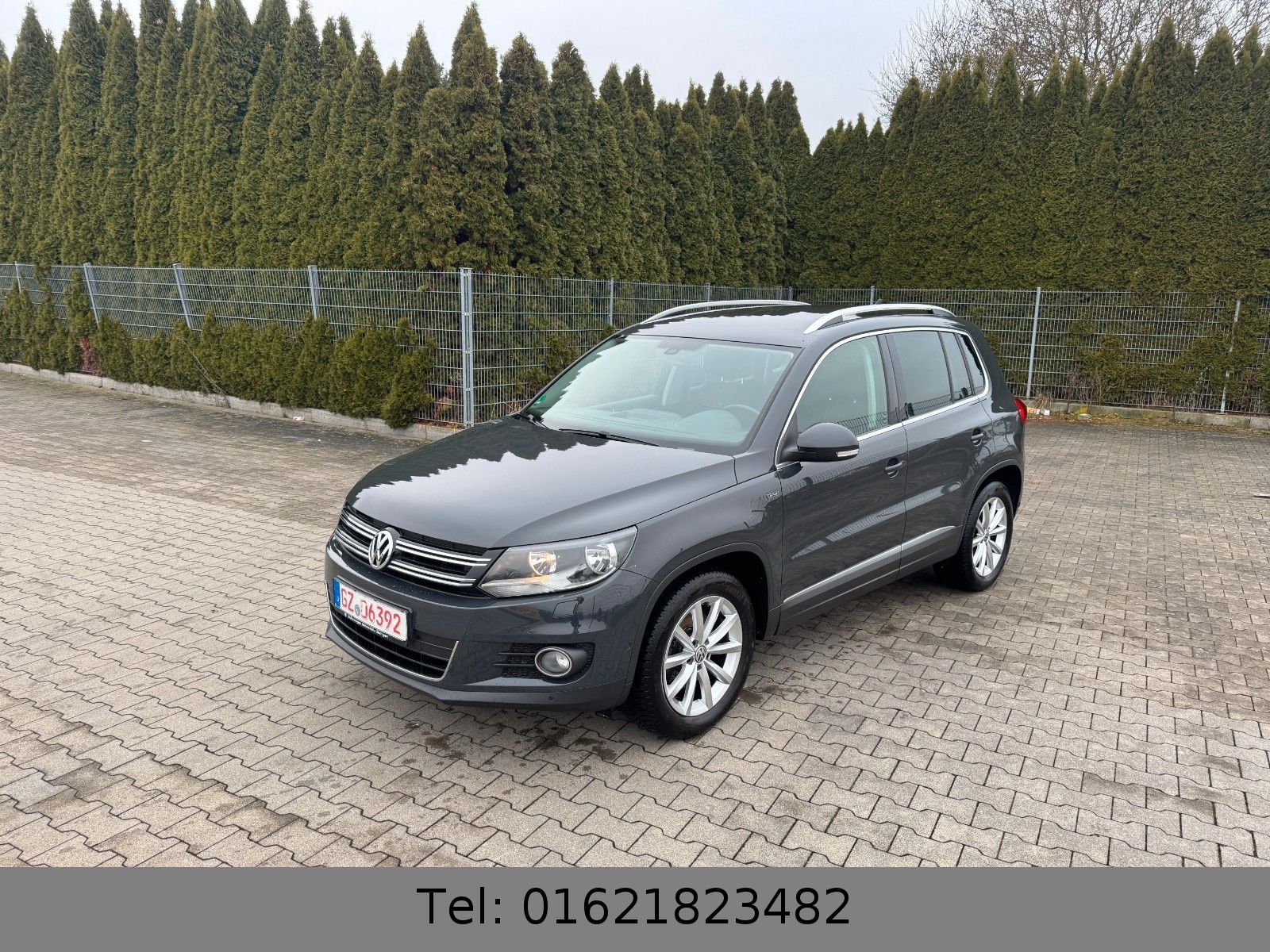 Volkswagen Tiguan - 1
