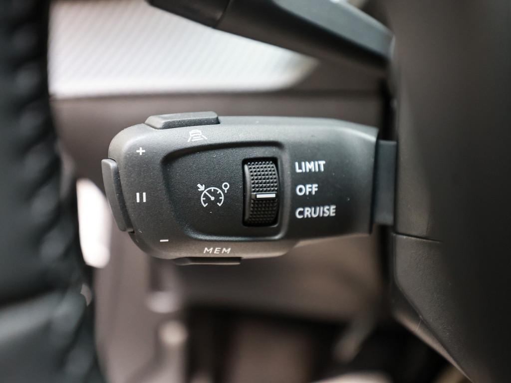 Peugeot 2008 ALLURE TURBO 100 ACC LED 360° KAMERA SPURH.