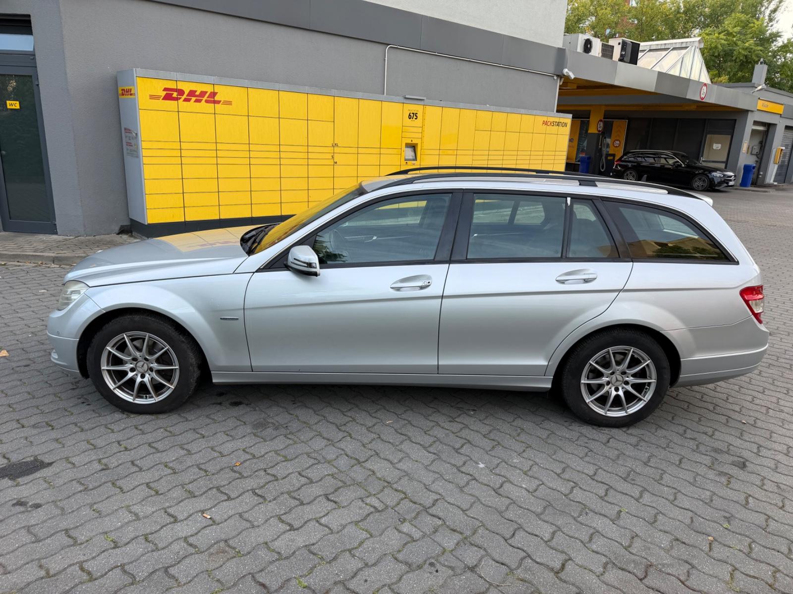 Mercedes-Benz C180 2010 — photo 8