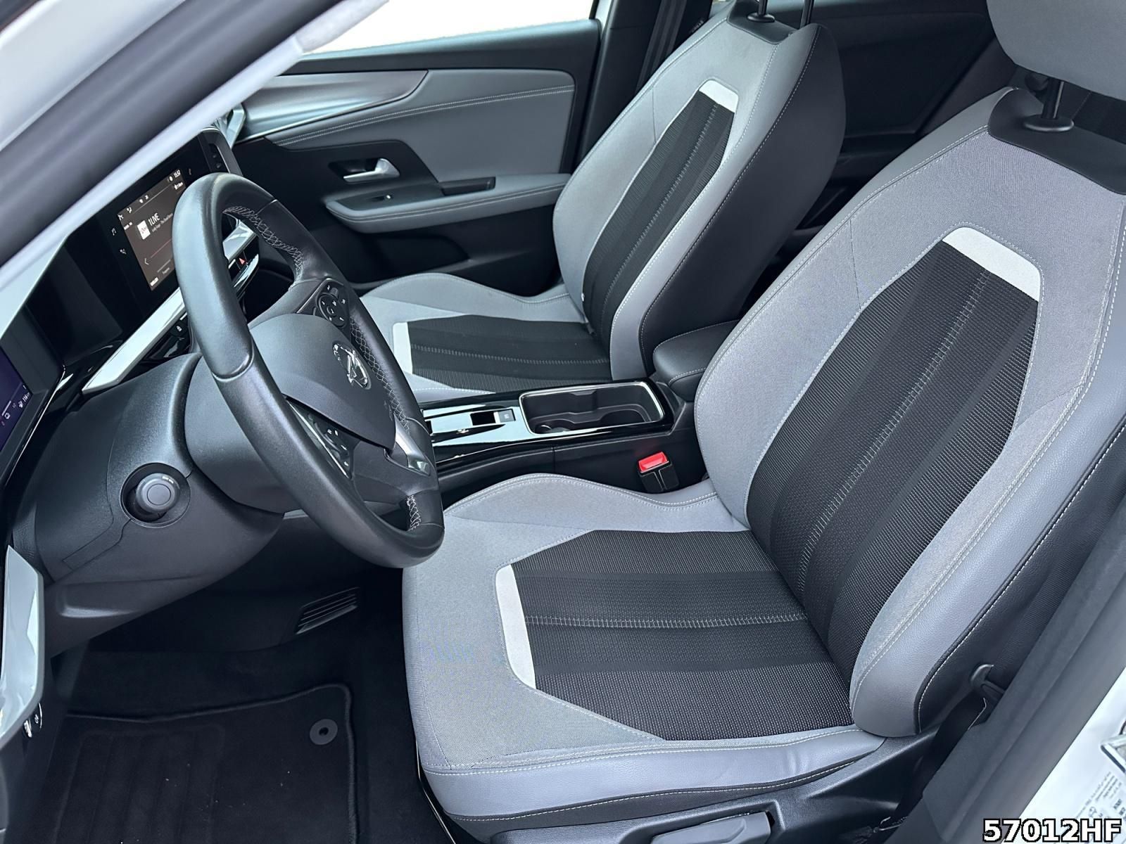 Fahrzeugabbildung Opel Mokka-e Elegance