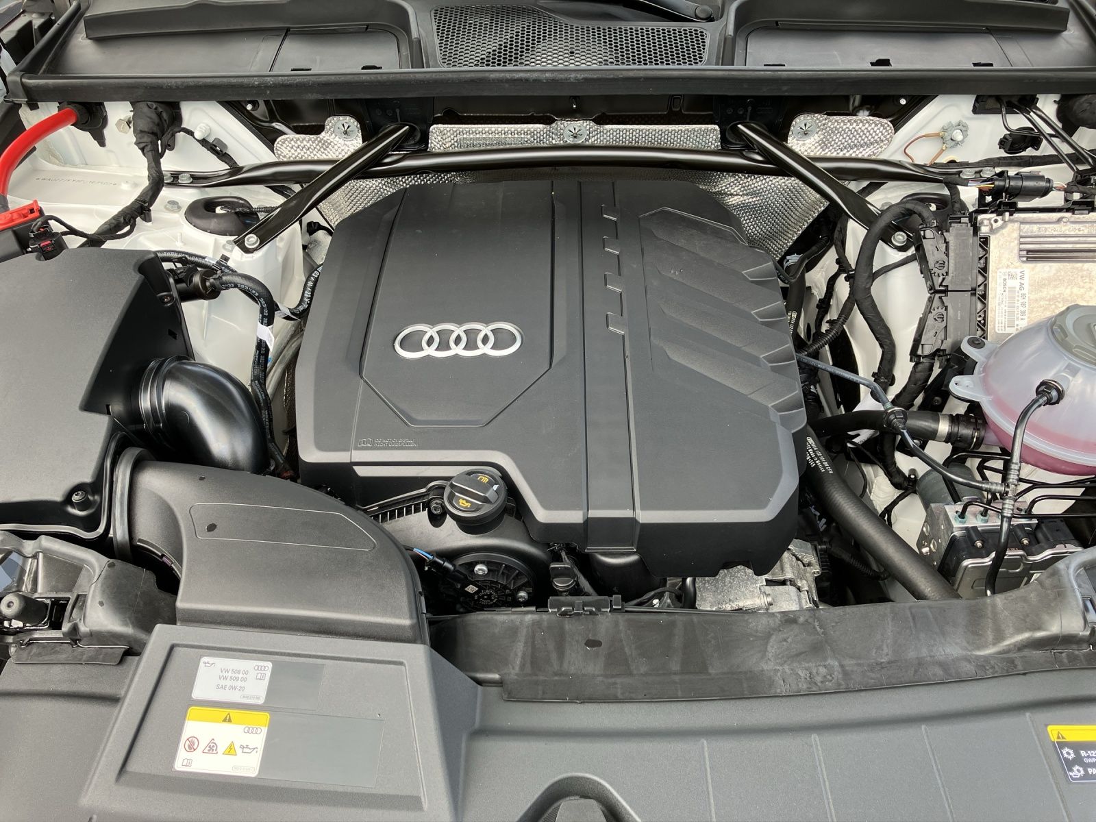 Fahrzeugabbildung Audi Q5 40 TFSI quattro advanced