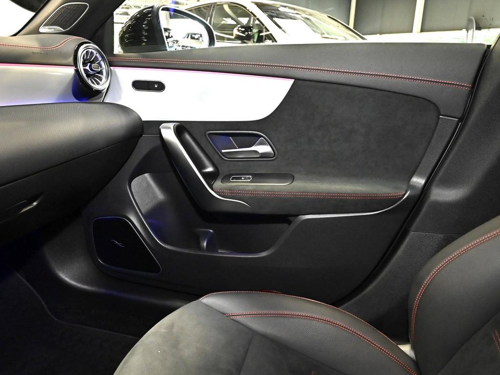 Mercedes-Benz CLA 35 AMG SB 4M NIGHT PANO MULTIB. LED NAVI SHZ